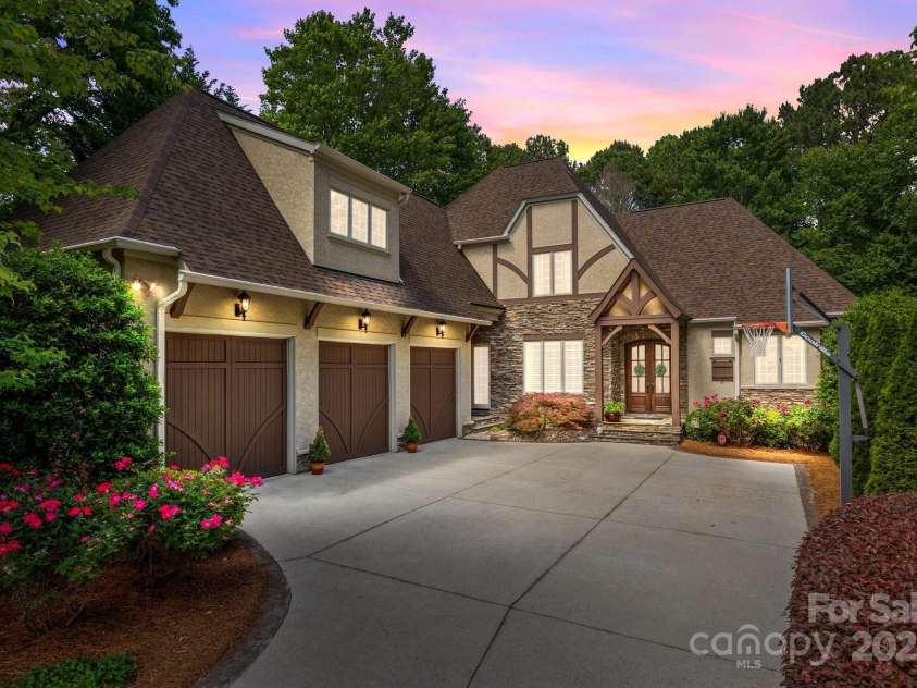 104 Golden Bell Court, Mooresville, NC 28117.  MLS# CAR4258301, YatesRealty ID 18768. 