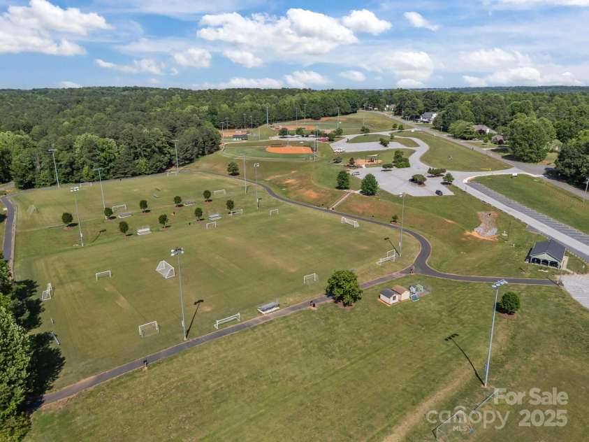 104 Golden Bell Court, Mooresville, NC 28117.  MLS# CAR4258301, YatesRealty ID 18768. 
