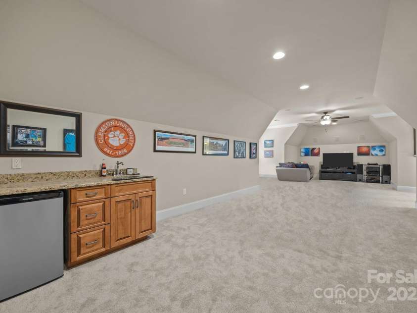 104 Golden Bell Court, Mooresville, NC 28117.  MLS# CAR4258301, YatesRealty ID 18768. Huge Bonus Room