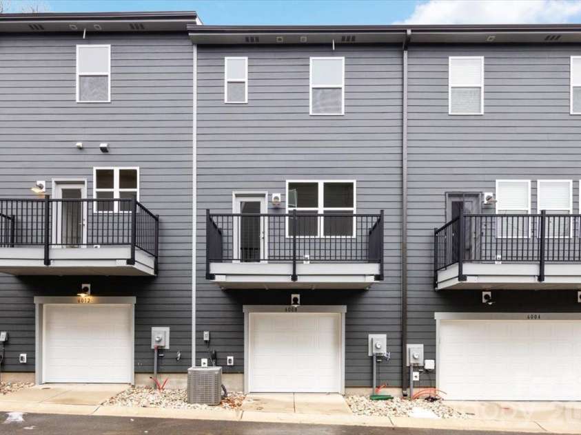 6008 Pivot Court, Charlotte, NC 28205.  MLS# CAR4396115, YatesRealty ID 18768. 2 bay tandem garage
