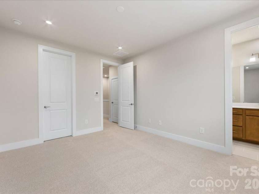 6008 Pivot Court, Charlotte, NC 28205.  MLS# CAR4396115, YatesRealty ID 18768. Primary suite