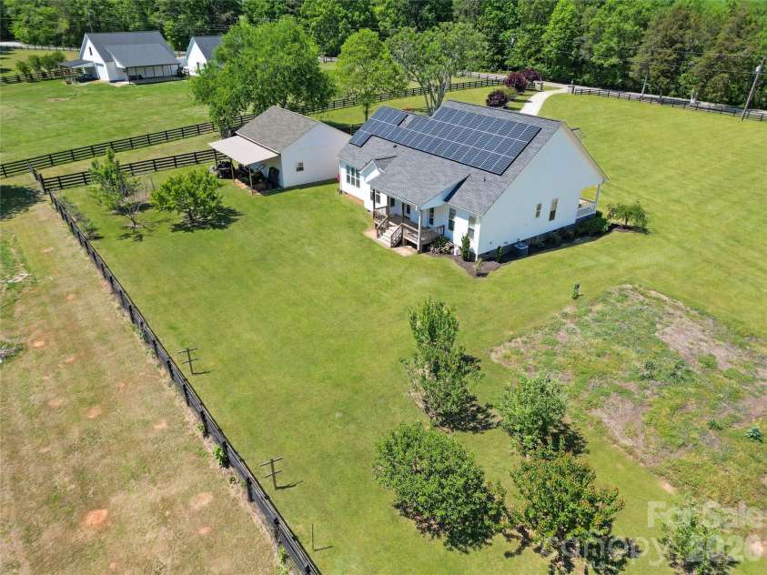 1832 Garvin Road, York, SC 29745.  MLS# CAR4372309, YatesRealty ID 18769. 