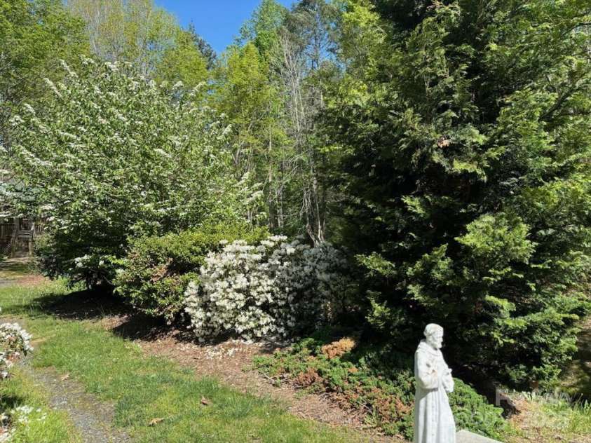 324 Marble Mine Road, Bakersville, NC 28705.  MLS# CAR4237907, YatesRealty ID 1877. 