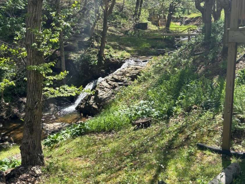 324 Marble Mine Road, Bakersville, NC 28705.  MLS# CAR4237907, YatesRealty ID 1877. 