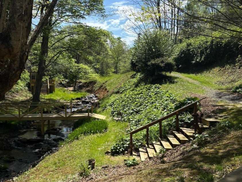 324 Marble Mine Road, Bakersville, NC 28705.  MLS# CAR4237907, YatesRealty ID 1877. 