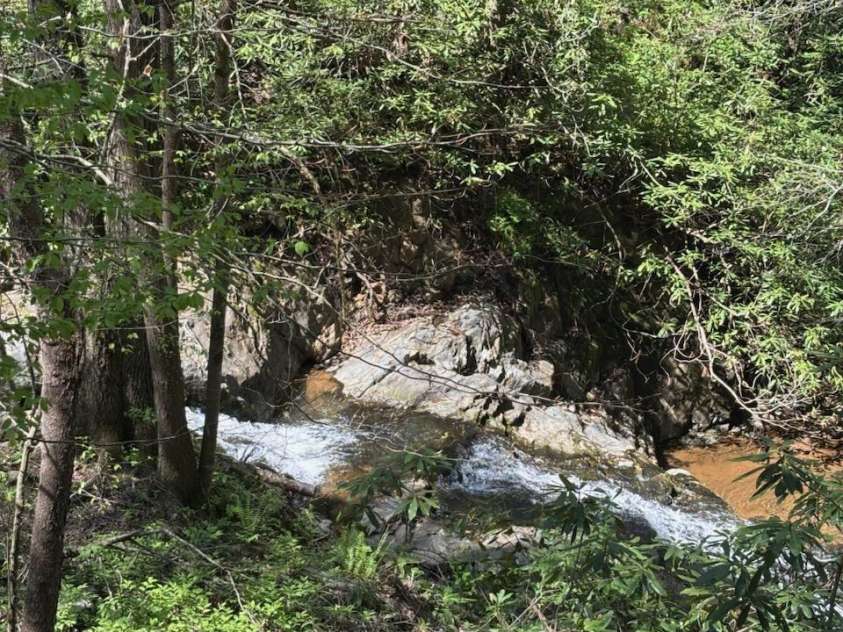 324 Marble Mine Road, Bakersville, NC 28705.  MLS# CAR4237907, YatesRealty ID 1877. 