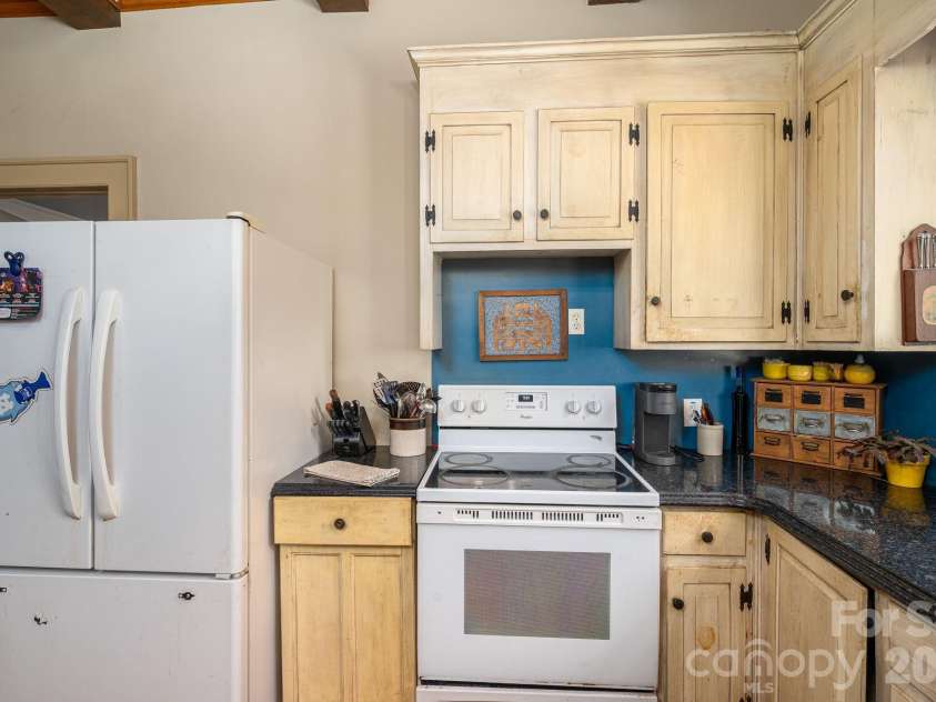1147 Belvedere Avenue, Gastonia, NC 28054.  MLS# CAR4372487, YatesRealty ID 18770. 