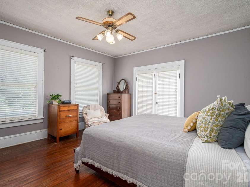 1147 Belvedere Avenue, Gastonia, NC 28054.  MLS# CAR4372487, YatesRealty ID 18770. 