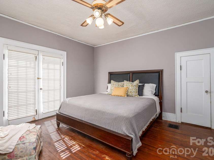 1147 Belvedere Avenue, Gastonia, NC 28054.  MLS# CAR4372487, YatesRealty ID 18770. 