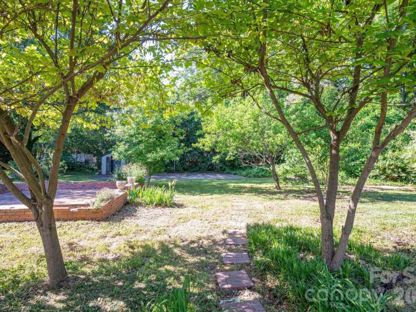 1147 Belvedere Avenue, Gastonia, NC 28054.  MLS# CAR4372487, YatesRealty ID 18770. 