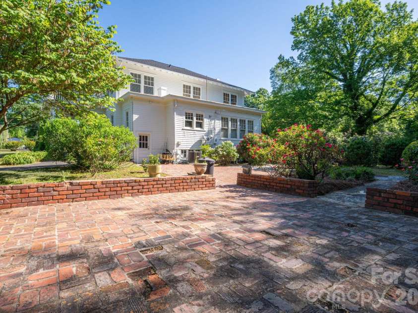 1147 Belvedere Avenue, Gastonia, NC 28054.  MLS# CAR4372487, YatesRealty ID 18770. 