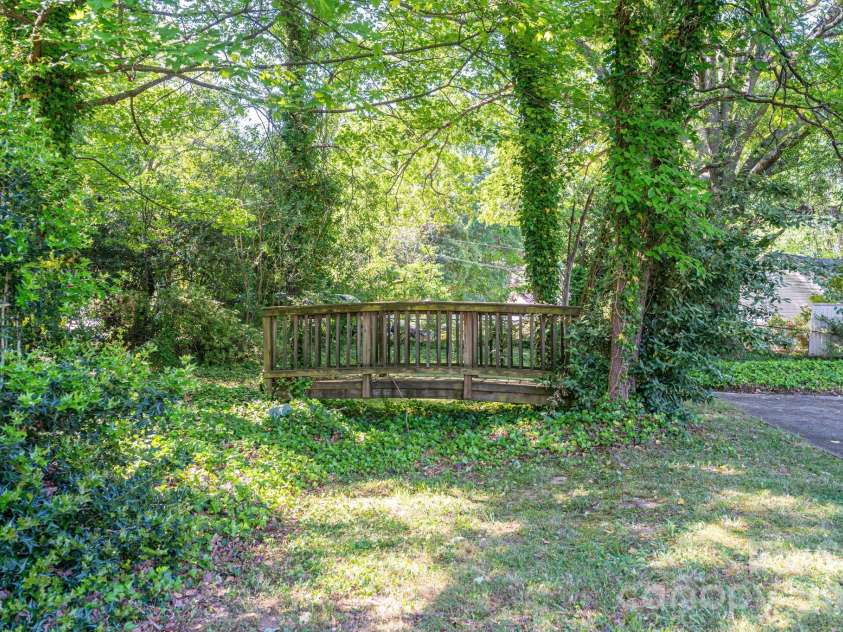 1147 Belvedere Avenue, Gastonia, NC 28054.  MLS# CAR4372487, YatesRealty ID 18770. 