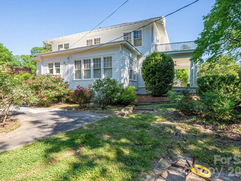 1147 Belvedere Avenue, Gastonia, NC 28054.  MLS# CAR4372487, YatesRealty ID 18770. 