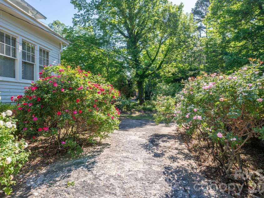 1147 Belvedere Avenue, Gastonia, NC 28054.  MLS# CAR4372487, YatesRealty ID 18770. 