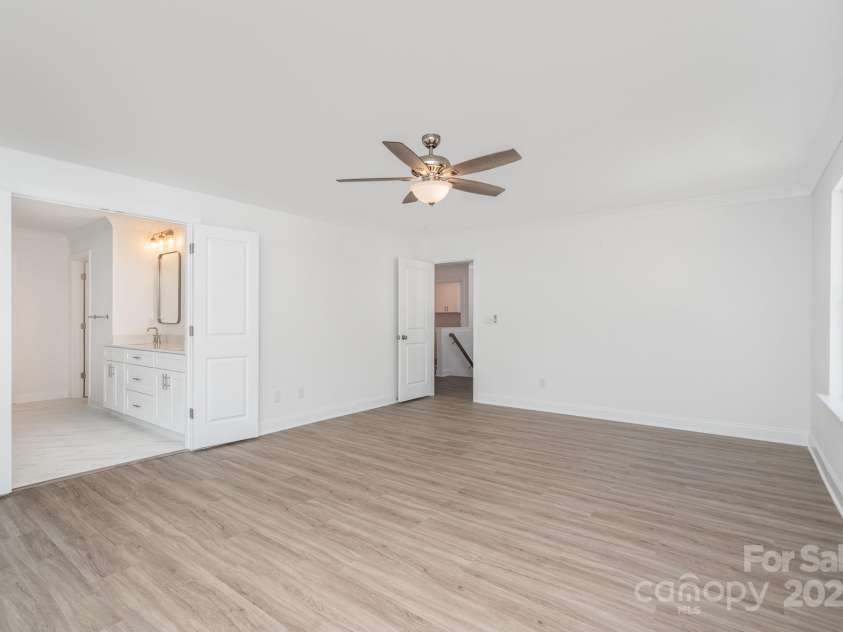 1811 Country Club Road, Lincolnton, NC 28092.  MLS# CAR4262998, YatesRealty ID 18770. Representational Photo Only