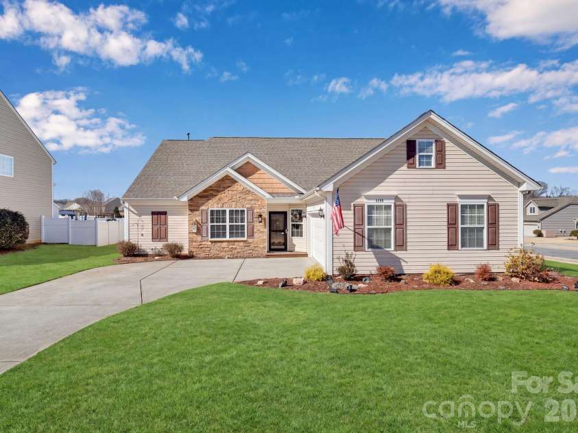 4444 Bravery Place, Concord, NC 28027.  MLS# CAR4346527, YatesRealty ID 18771. 