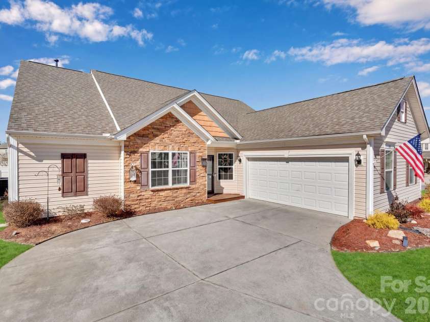 4444 Bravery Place, Concord, NC 28027.  MLS# CAR4346527, YatesRealty ID 18771. 