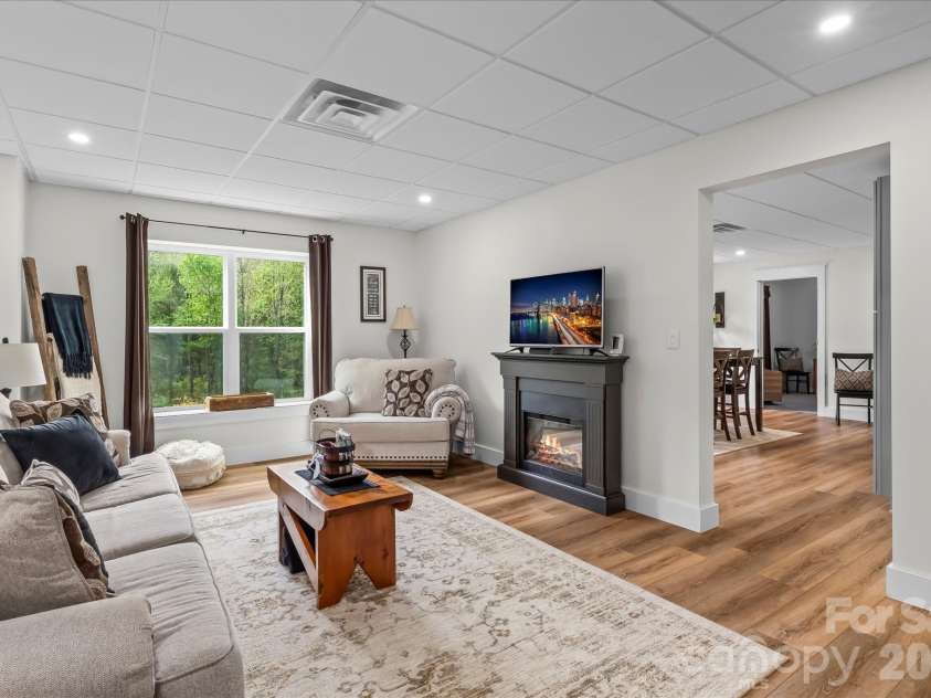 135 Sheep Path Drive, Mooresville, NC 28115.  MLS# CAR4366810, YatesRealty ID 18772. 