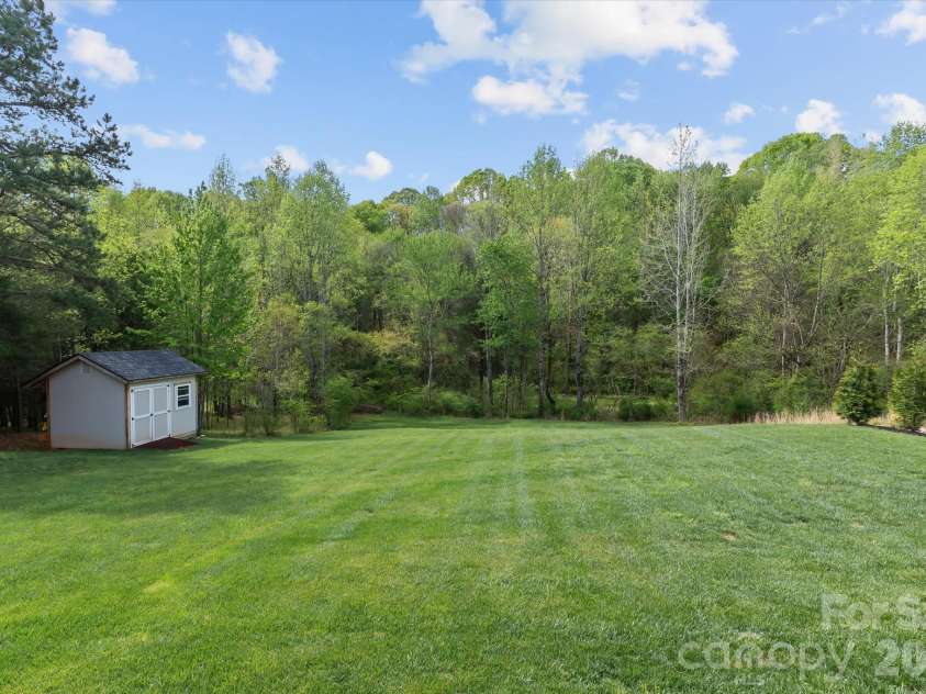 135 Sheep Path Drive, Mooresville, NC 28115.  MLS# CAR4366810, YatesRealty ID 18772. 