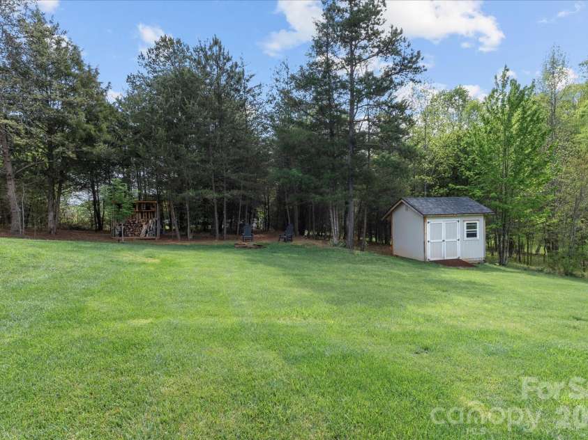 135 Sheep Path Drive, Mooresville, NC 28115.  MLS# CAR4366810, YatesRealty ID 18772. 