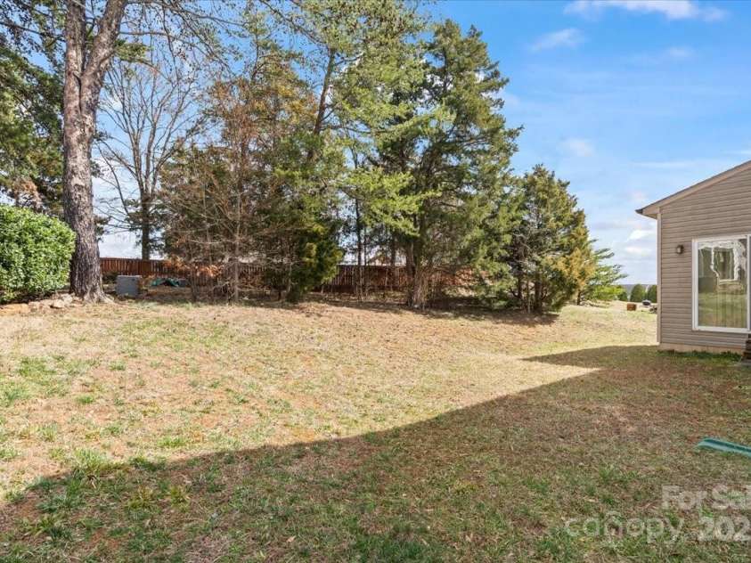 2177 Galloway Lane, Concord, NC 28025.  MLS# CAR4228795, YatesRealty ID 18772. 