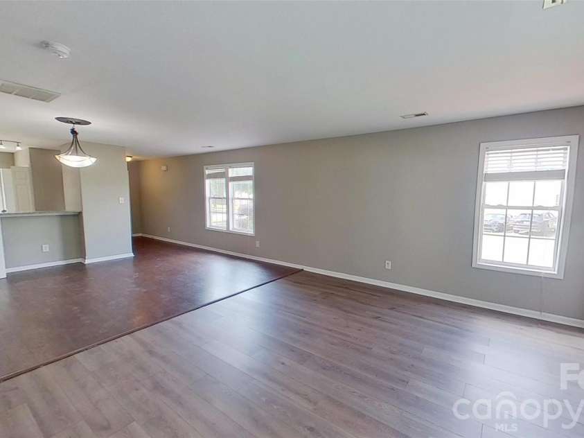 1217 Triece Lane, Charlotte, NC 28215.  MLS# CAR4370481, YatesRealty ID 18773. 