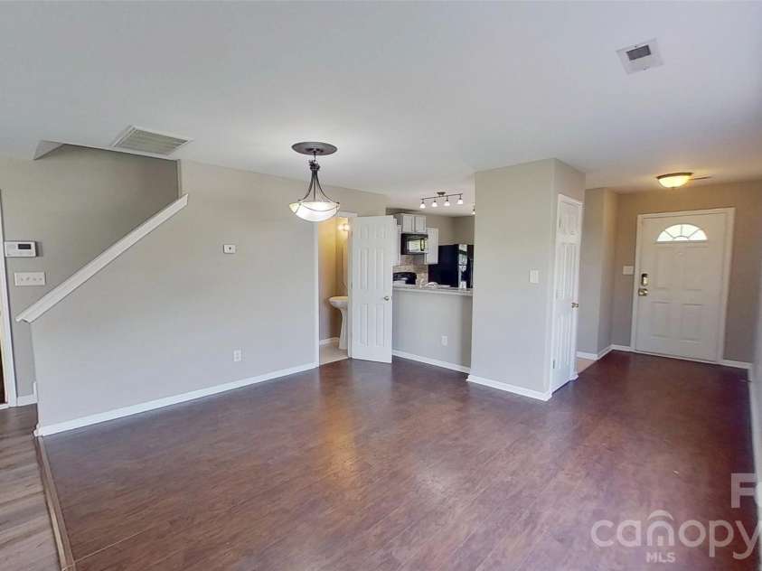 1217 Triece Lane, Charlotte, NC 28215.  MLS# CAR4370481, YatesRealty ID 18773. 