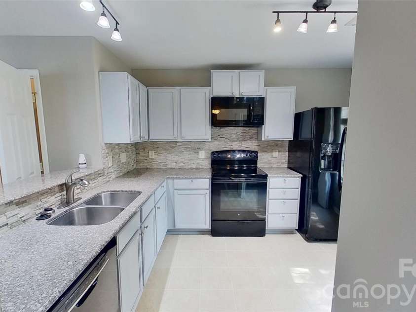 1217 Triece Lane, Charlotte, NC 28215.  MLS# CAR4370481, YatesRealty ID 18773. 
