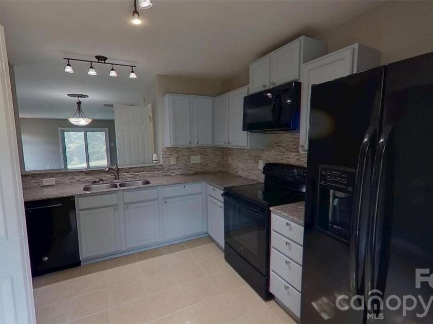 1217 Triece Lane, Charlotte, NC 28215.  MLS# CAR4370481, YatesRealty ID 18773. 