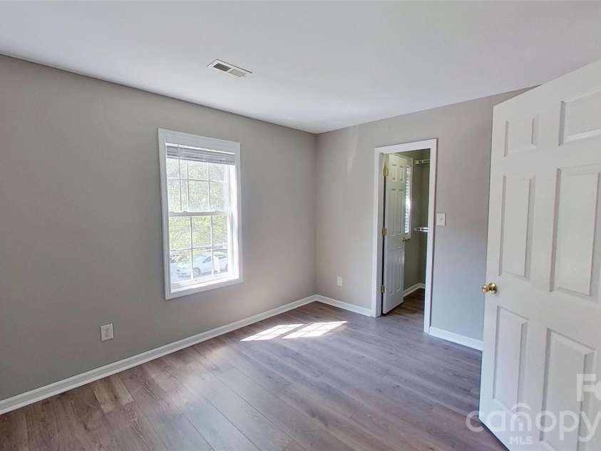 1217 Triece Lane, Charlotte, NC 28215.  MLS# CAR4370481, YatesRealty ID 18773. 