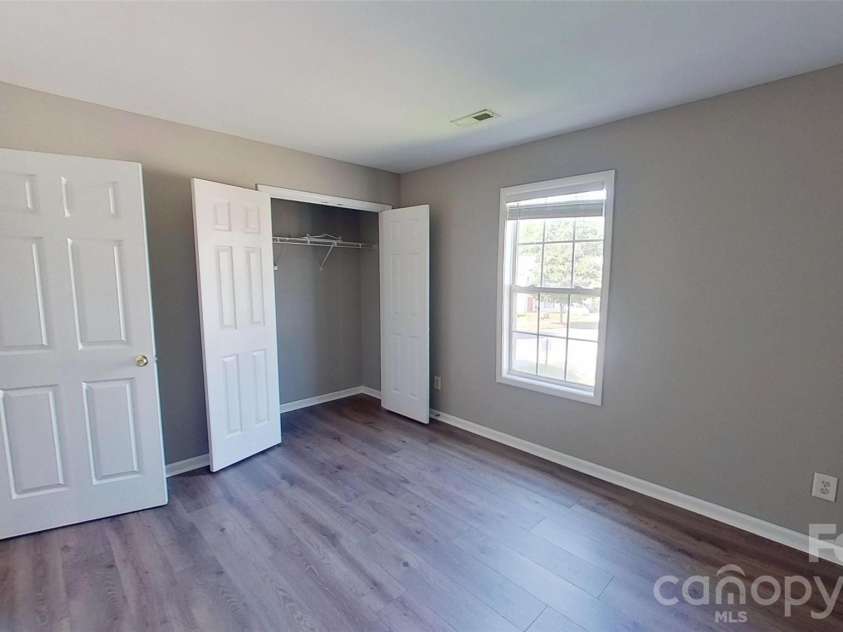 1217 Triece Lane, Charlotte, NC 28215.  MLS# CAR4370481, YatesRealty ID 18773. 