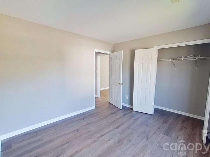 1217 Triece Lane, Charlotte, NC 28215.  MLS# CAR4370481, YatesRealty ID 18773. 