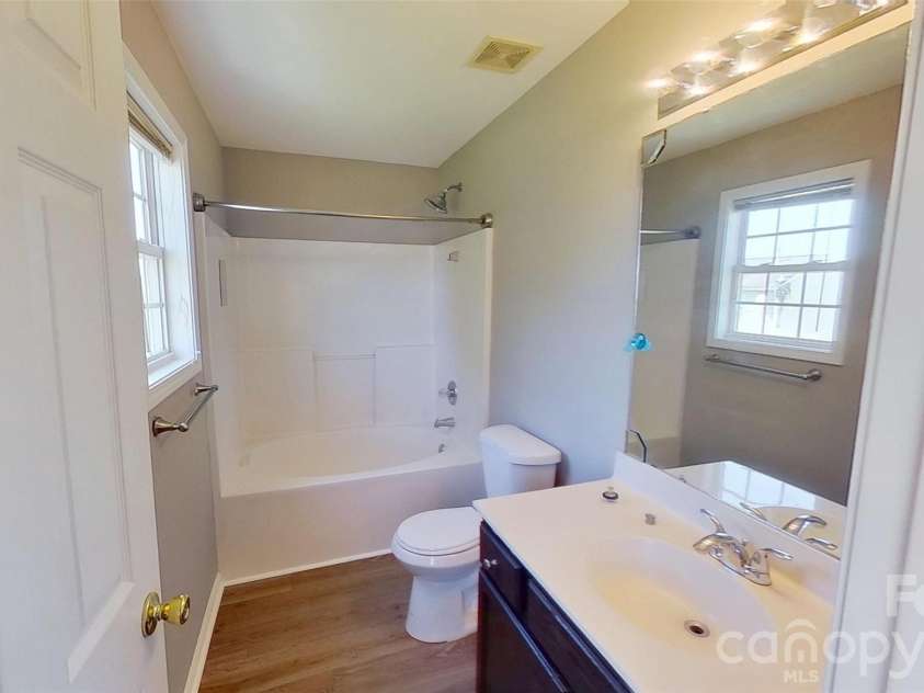 1217 Triece Lane, Charlotte, NC 28215.  MLS# CAR4370481, YatesRealty ID 18773. 