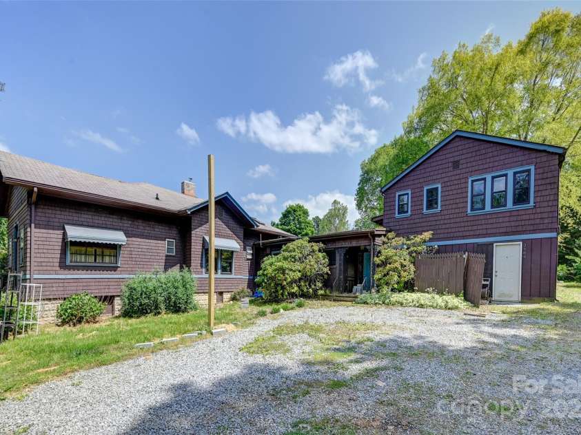 3960 Old Clyde Road, Clyde, NC 28721.  MLS# CAR4267100, YatesRealty ID 18773. 