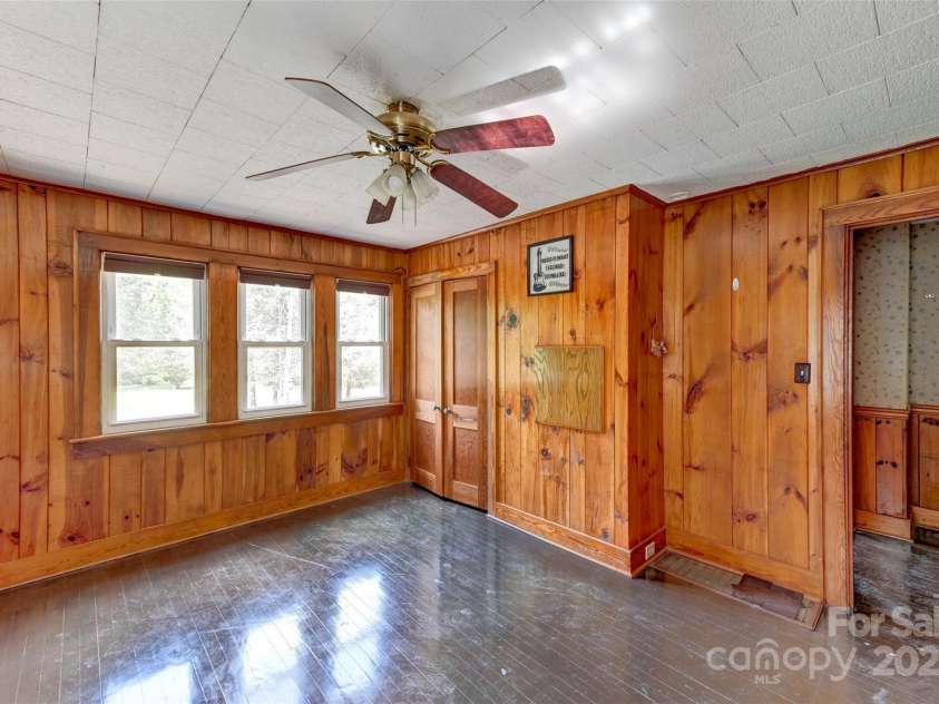 3960 Old Clyde Road, Clyde, NC 28721.  MLS# CAR4267100, YatesRealty ID 18773. 
