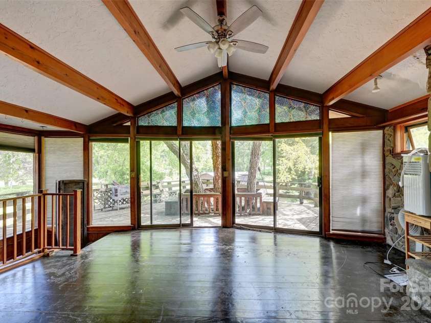 3960 Old Clyde Road, Clyde, NC 28721.  MLS# CAR4267100, YatesRealty ID 18773. 