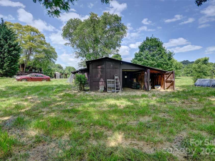 3960 Old Clyde Road, Clyde, NC 28721.  MLS# CAR4267100, YatesRealty ID 18773. 