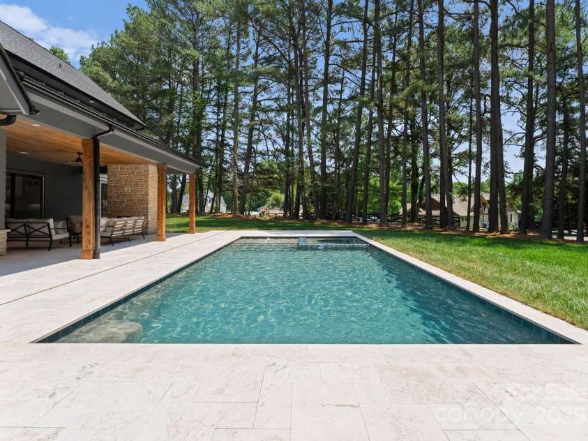 20000 Schooner Drive, Cornelius, NC 28031.  MLS# CAR4264649, YatesRealty ID 18775. 