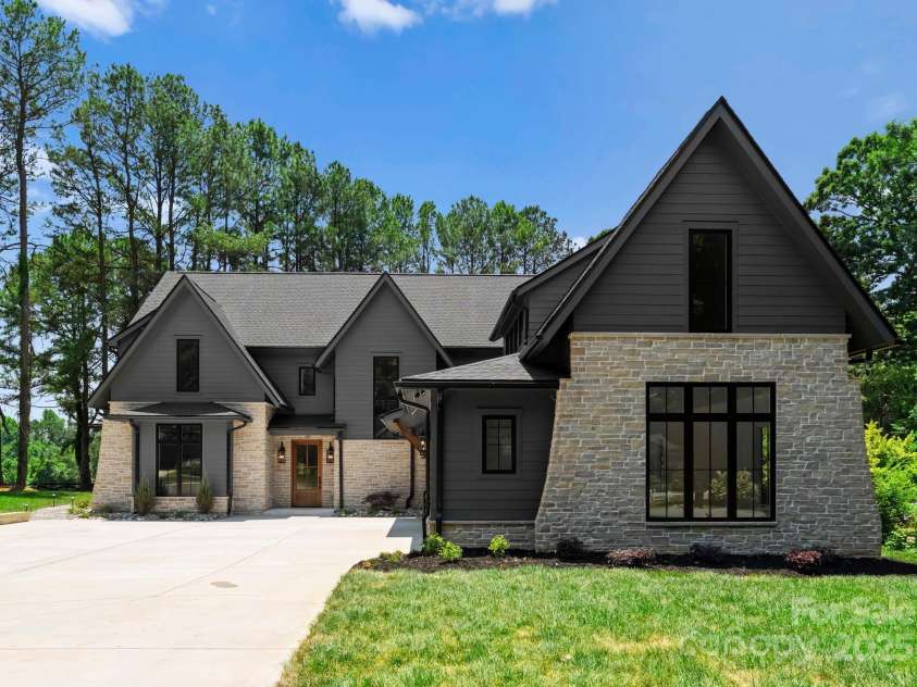 20000 Schooner Drive, Cornelius, NC 28031.  MLS# CAR4264649, YatesRealty ID 18775. 