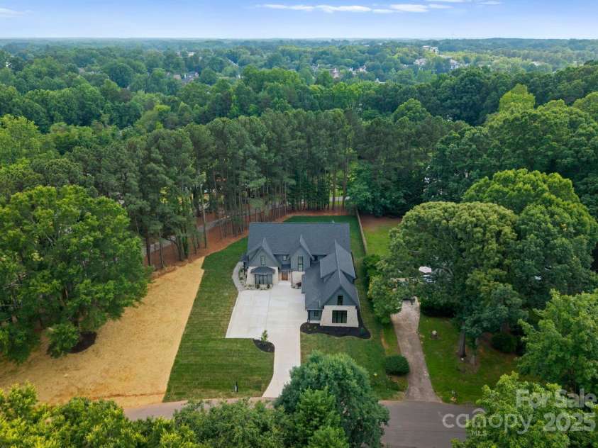 20000 Schooner Drive, Cornelius, NC 28031.  MLS# CAR4264649, YatesRealty ID 18775. 