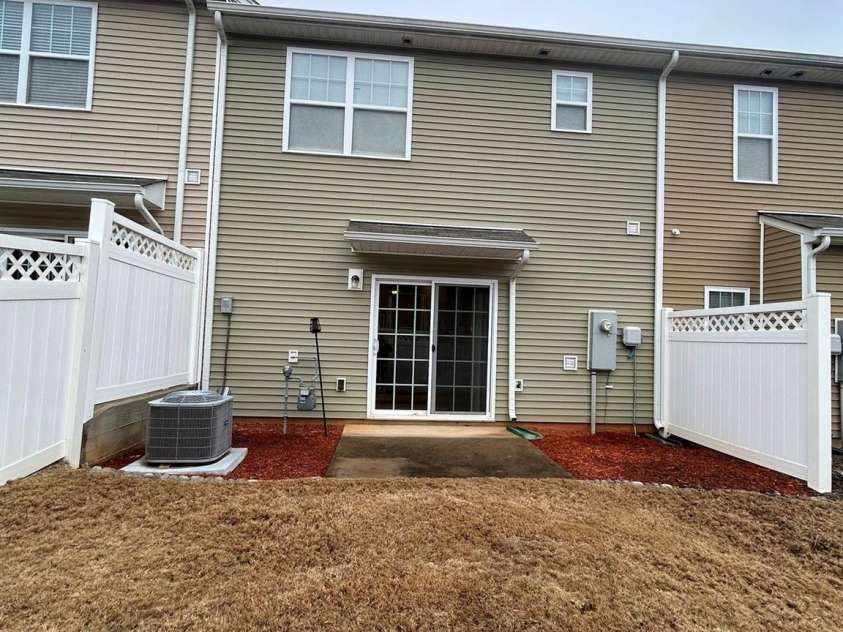 7141 Adare Mews Road, Charlotte, NC 28217.  MLS# CAR4232382, YatesRealty ID 18776. 