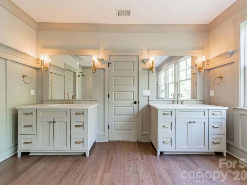 839 Drummond Avenue, Charlotte, NC 28205.  MLS# CAR4349252, YatesRealty ID 18778. Owner's vanities