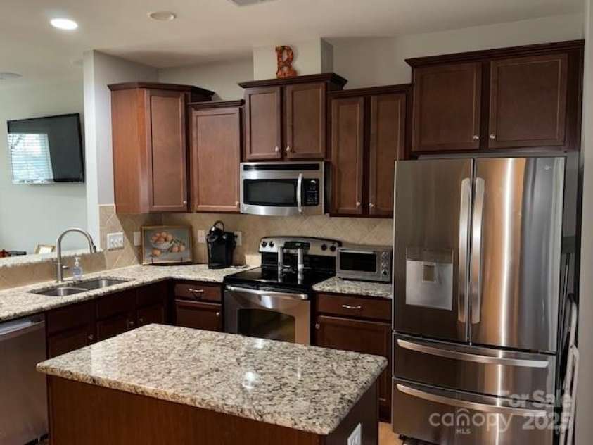 18478 Catawba Avenue, Cornelius, NC 28031.  MLS# CAR4322308, YatesRealty ID 1878. 