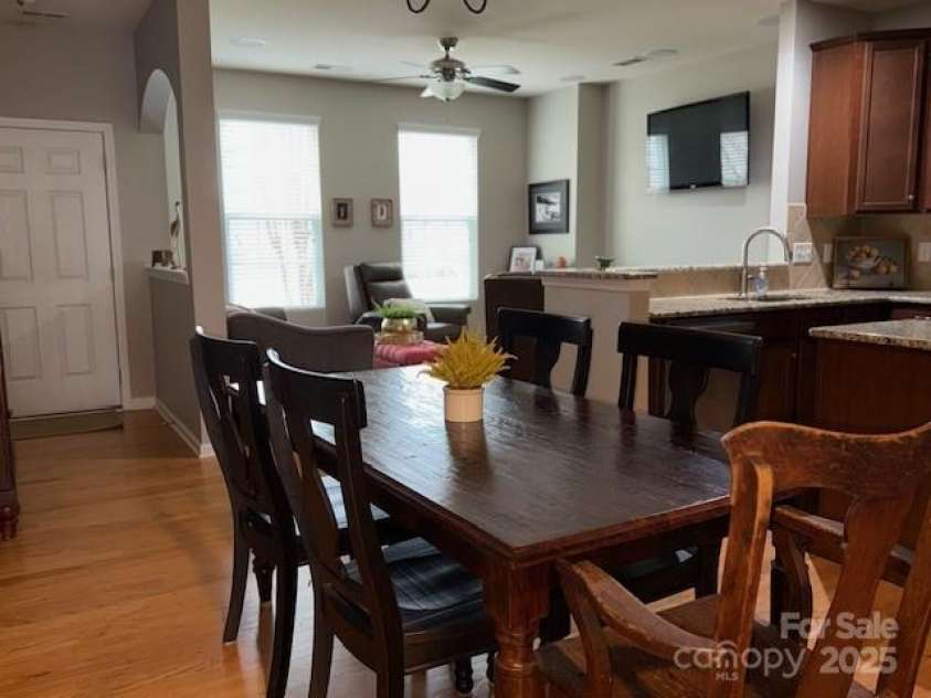 18478 Catawba Avenue, Cornelius, NC 28031.  MLS# CAR4322308, YatesRealty ID 1878. 