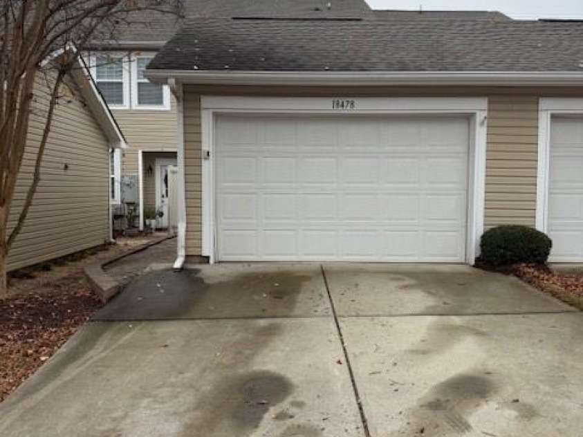 18478 Catawba Avenue, Cornelius, NC 28031.  MLS# CAR4322308, YatesRealty ID 1878. 