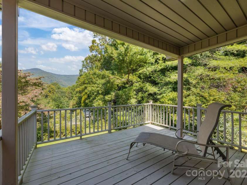 255 Red Bank Road, Waynesville, NC 28786.  MLS# CAR4302636, YatesRealty ID 18780. 