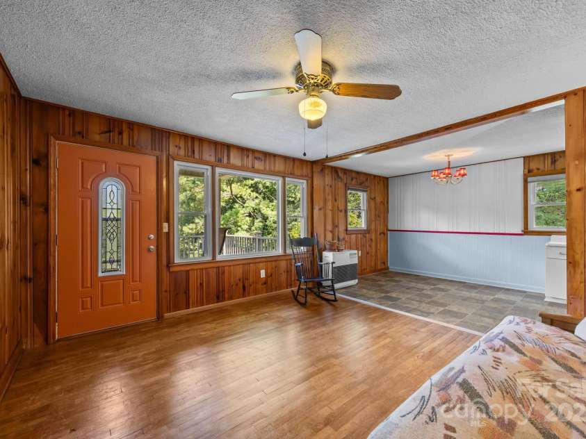 255 Red Bank Road, Waynesville, NC 28786.  MLS# CAR4302636, YatesRealty ID 18780. 