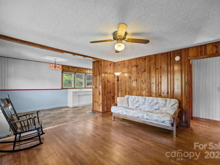 255 Red Bank Road, Waynesville, NC 28786.  MLS# CAR4302636, YatesRealty ID 18780. 