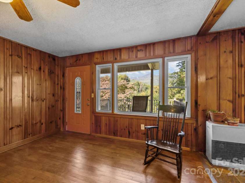 255 Red Bank Road, Waynesville, NC 28786.  MLS# CAR4302636, YatesRealty ID 18780. 