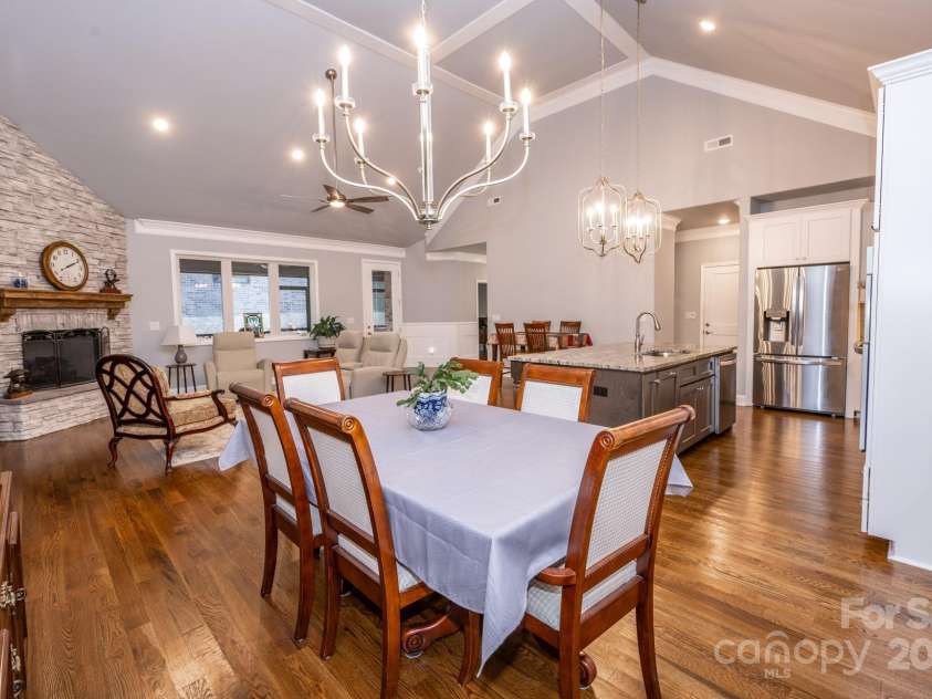 1422 Spring Ridge Lane, Denver, NC 28037.  MLS# CAR4209796, YatesRealty ID 18781. Dining area